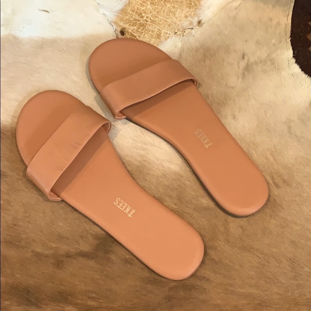 Tkees sandals- Size 8